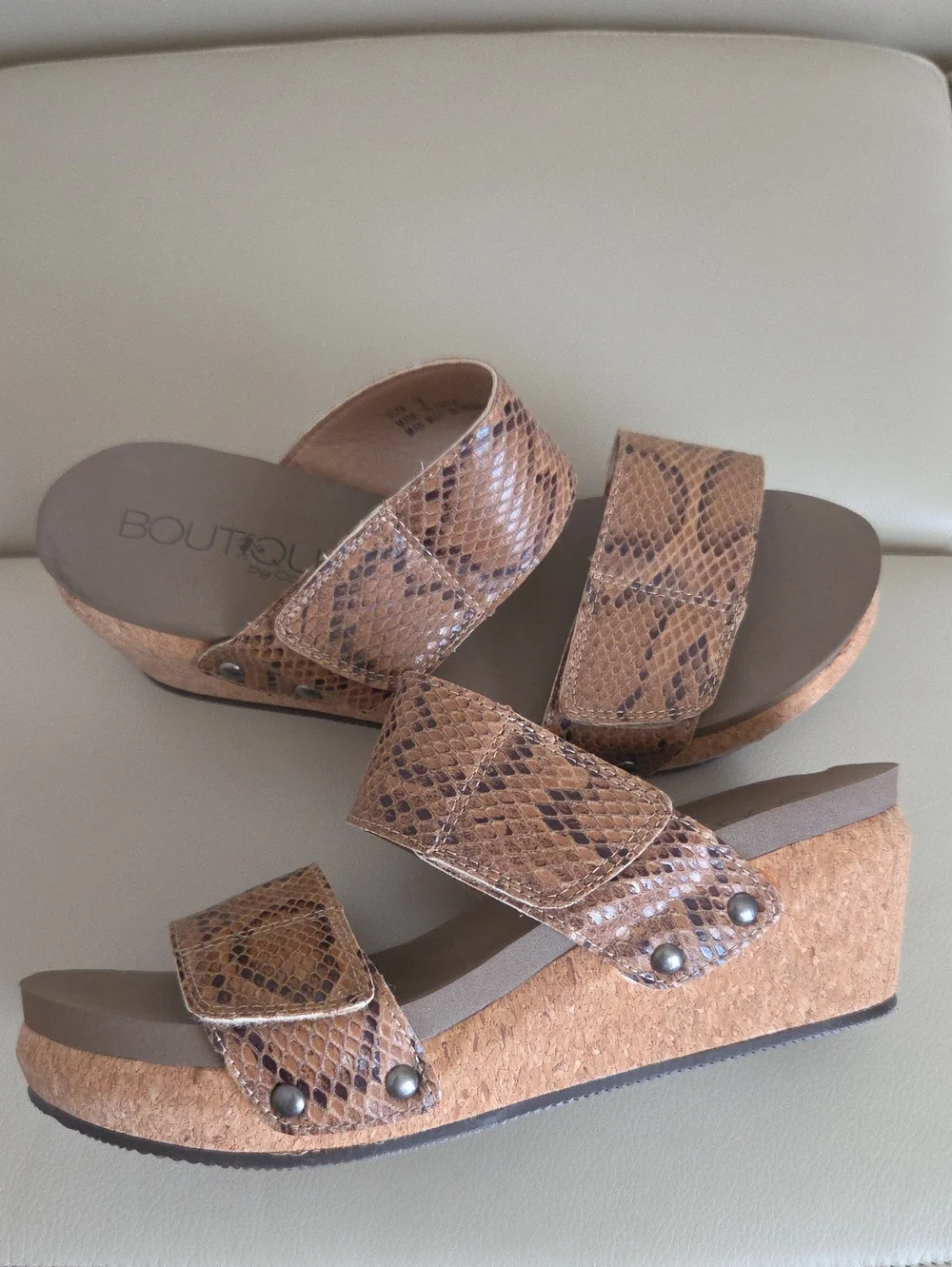 Boutique by  Corkys Tan Brown Snakeskin Platform Slide Sandals Size 9